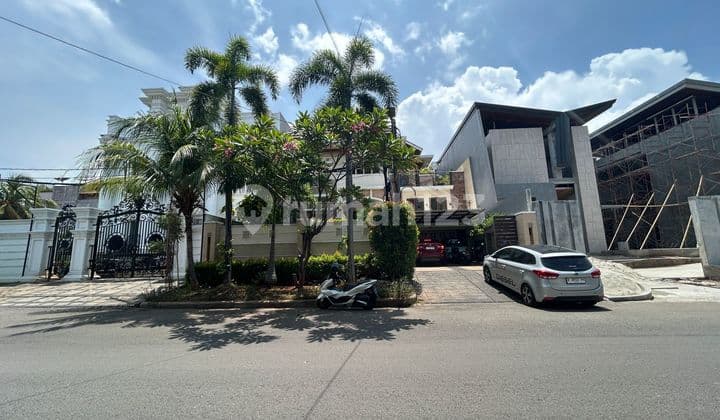 Rumah Siap Huni di Puri Indah Dekat Sekolah Notre Dame