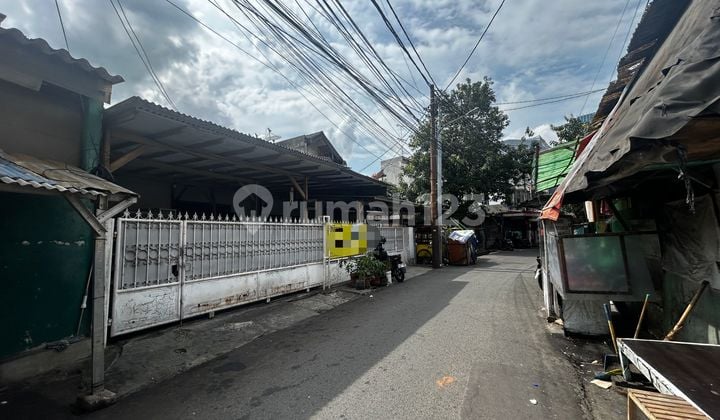 Dijual Rumah Tua Cocok untuk Kost di Tomang Jakarta Barat Dijual Rumah Tua Cocok untuk Kost di Tomang Jakarta Barat