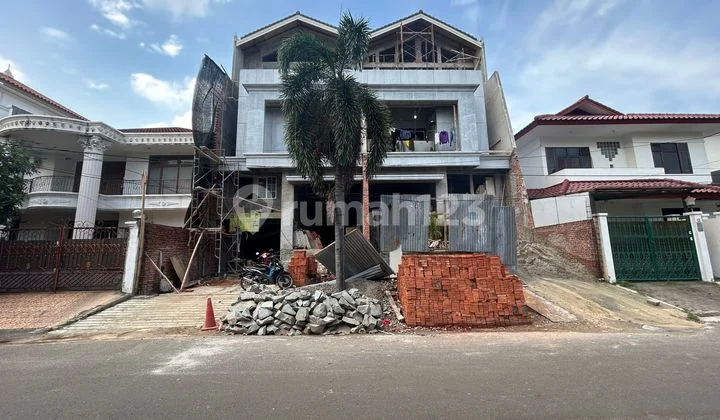 Dijual Rumah Baru 4 Lantai di Puri Indah Jakarta Barat SHM Dijual Rumah Baru 4 Lantai di Puri Indah Jakarta Barat SHM