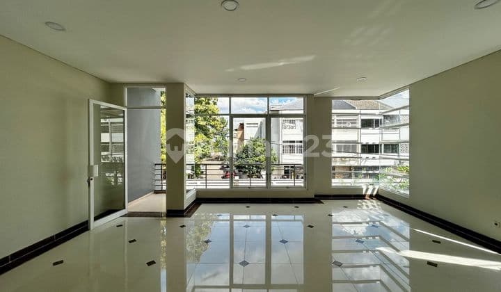 Dijual Rumah Dalam Cluster di Jelambar, Jakarta Barat