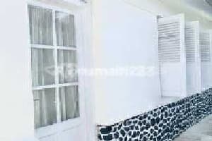 Rumah Strategis Bergaya Belanda di Area Wisata Kuliner Jalan Cilaki Bandung Wetan Kota Bandung