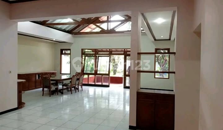 Rumah Heritage Bergaya Belanda Startegis di Jalan Riau Bandung Cocok untuk Usaha