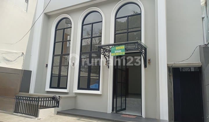 Disewakan Bangunan Baru di Kebayoran Baru