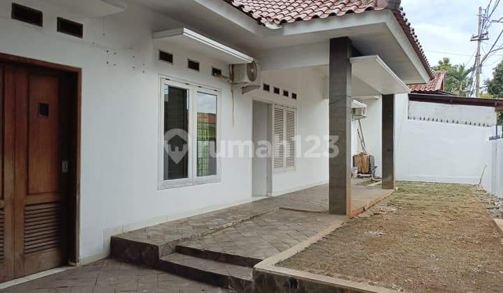 Disewakan Rumah di Praja Siap Huni Dekat Gandaria City Kebayoran