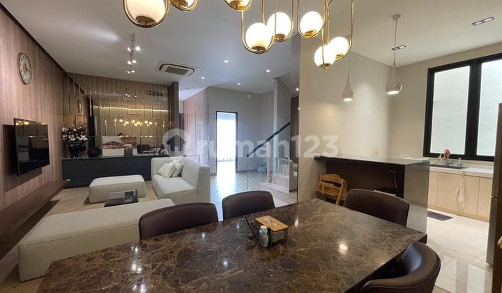 Rumah Pik 3 Lt Furnish Bgus Siapbhuni Bebas Banjir D Jual