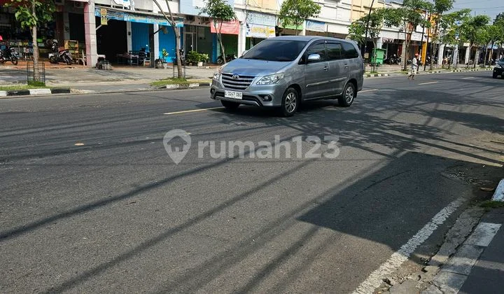 Rumah Megah Tengah Kota Bojonegoro Rumah Megah Tengah Kota Bojonegoro