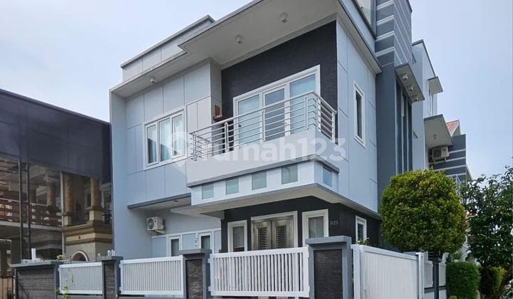 Rumah Megah Hook Siap Huni Di Jakarta