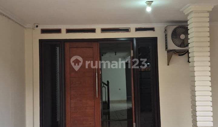 Disewakan, Rumah Rapih Siap Huni di Danau Indah, bisa Negoo