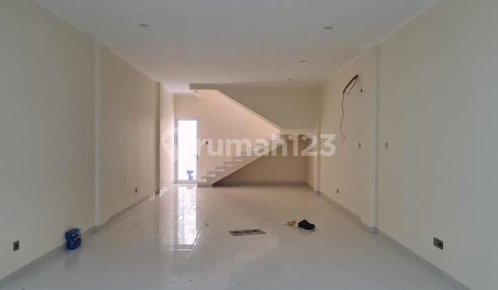 Disewakan, Ruko Cocok U/ Usaha atau Kantor di Duren Sawit