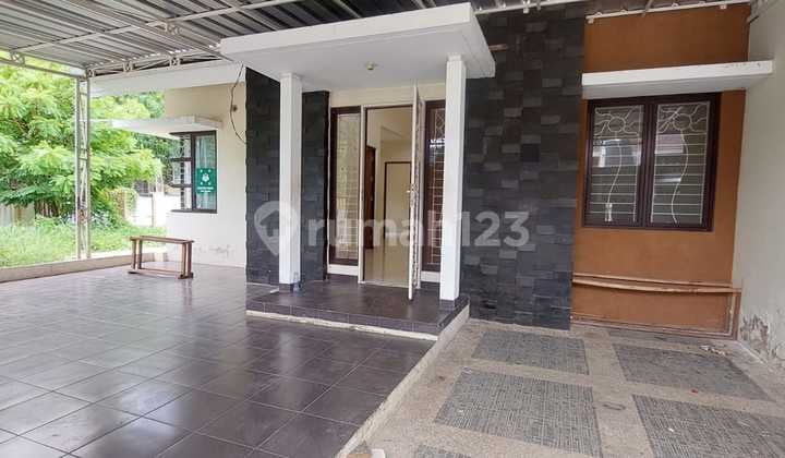 Disewakan, Rumah Rapih Terawat Siap Huni Posisi Hoek Di Harapan Indah