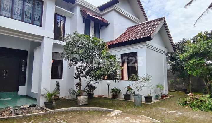 Rumah 3 Lantai,View Pegunungan,Bangunan Kokoh dan Bagus,Bangunan Beton dan Sudah Renovasi ,Dekat Ramayana Tajur, Lokasi Startegis,Imb Lengkap.sudah Shm,Lokasi Tajur Yasmin Bogor Timur,Row Jalan Besar.