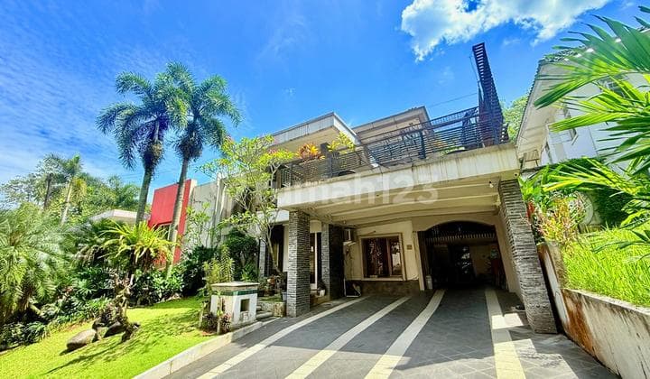 Rumah 2 Lantai Disewakan,Balcony Luas,Ada Kolam Ikan,Kolam Renang,Taman Depan,Rumah Siap Huni,Cluster Elite,,7 Menit Dari Aeon Mall dan Exit Toll Sentul City.