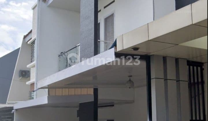 Di jual rumah 2 lantai jl. Buakana makassar