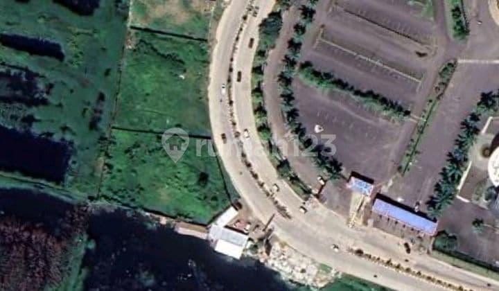 For Rent: Vacant Land Suitable for Cafe, Front Field of TSM Makassar