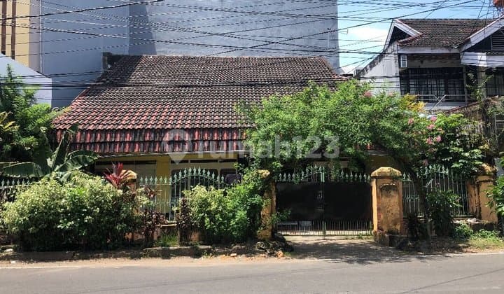 Di Jual Rumah Tua Tengah Kota Makassar
