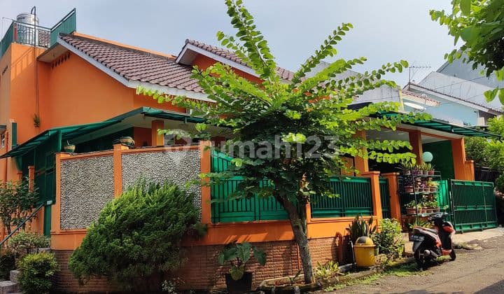 Di Jual Rumah Hook Di Perumahan Taman Seruni Tanah Baru