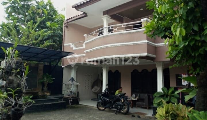 Rumah Bagus 3 Lantai di Kota Bambu Utara Jakarta Barat