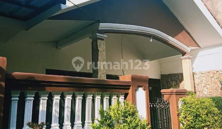 Rumah Lokasi Strategis Dekat Kuliner Rawamangun Jakarta Timur
