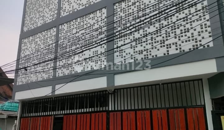 Rumah Strategis 3 Lantai Siap Huni di Senen Cikini Jakarta Pusat