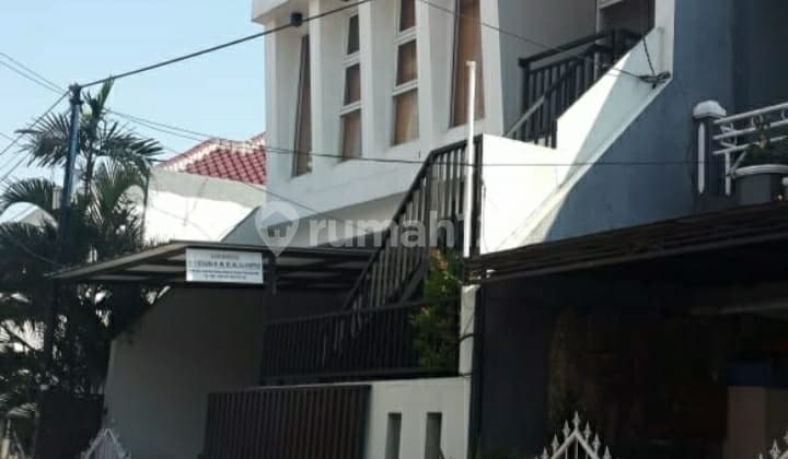 Rumah 2 Lantai Dekat Pusat Bisnis di Pejompongan Benhil Jakarta Pusat