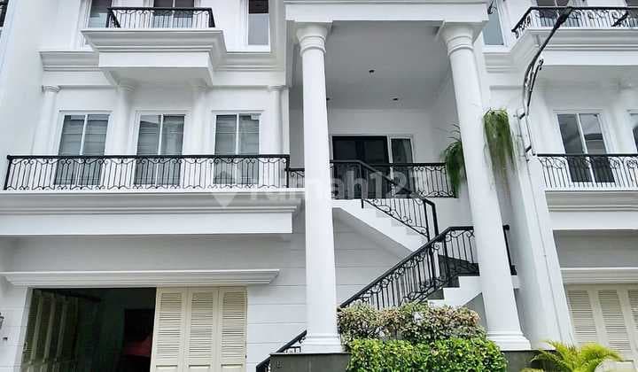 Dijual Rumah Mewah di Mansion 8, Cilandak Jakarta Selatan Full Furnished, Swimming Pool,Lift