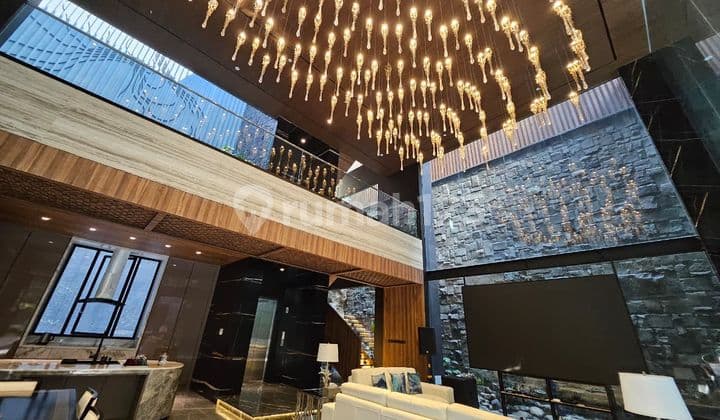 Dijual Rumah Mewah di Pik 1 (Swimming Pool)