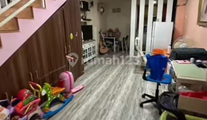Rumah Siap Huni Semi Furnish di Taman Palem Lestari