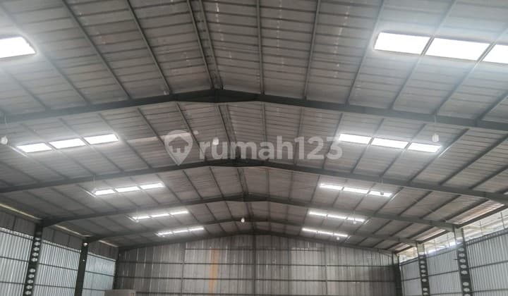 Gudang Luas 1113M2 Siap Pakai Akses 40Ft di Daan Mogot