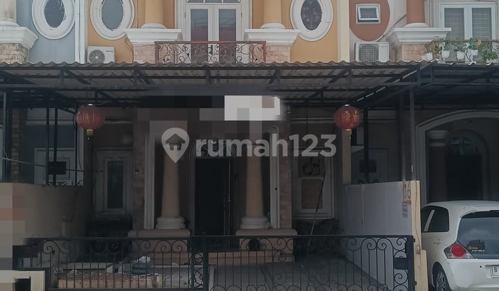 Rumah 2 Lantai Rapi Bersih di City Resort