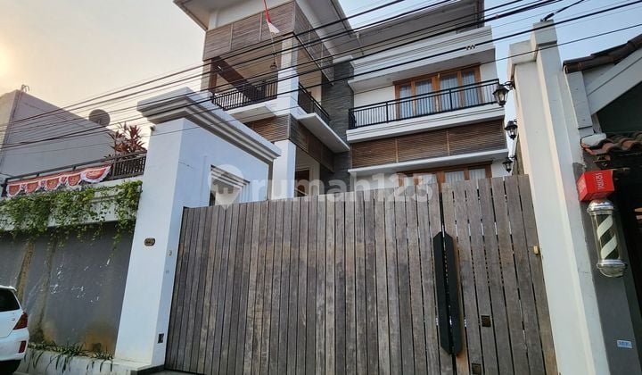 Dijual Murah Rumah Mewah di Jl Madrasah Ii Sukabumi Utara Kebon Jeruk