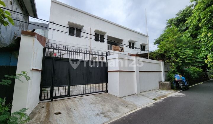 Rumah murah dua lantai di Jl kramat baru, Senen, Jakarta pusat