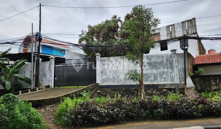 Gudang hitung tanah di Jl D.I. Panjaitan, cipinang, jatinegara, jaktim