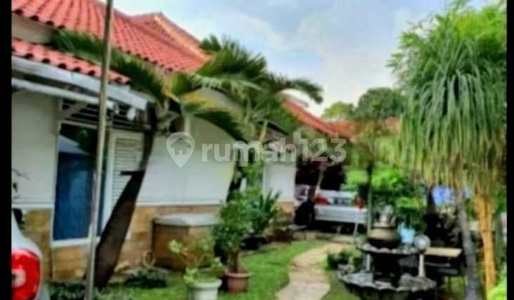 Strategic Main Road Facing House in Tanah Kusir, South Jakarta