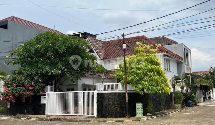 Good Hook House in Villa Regency Cluster Bintaro Tangerang