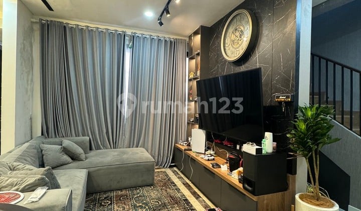 Rumah Mewah Fasilitas Bioskop dan Jacuzzi di Cluster Kebayoran Bintaro SF-15154