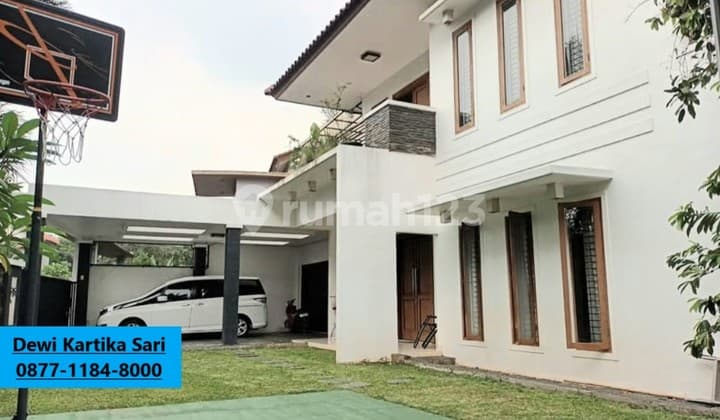 Rumah Mewah Lokasi Strategis di Sektor 1 Siap Huni Dekat Stasiun RA-15534