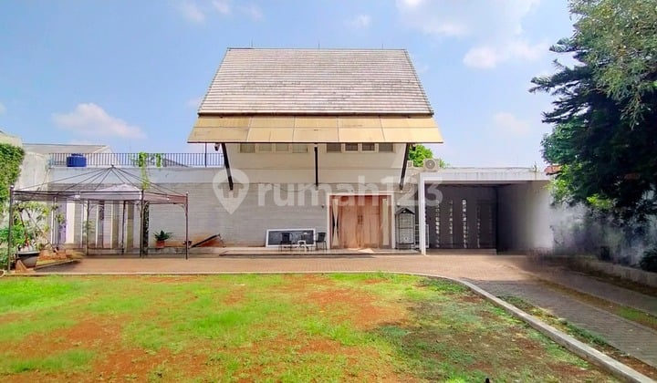 Rumah Halaman Luas Nyaman Dekat Terminal MRT Lebak Bulus & PIM