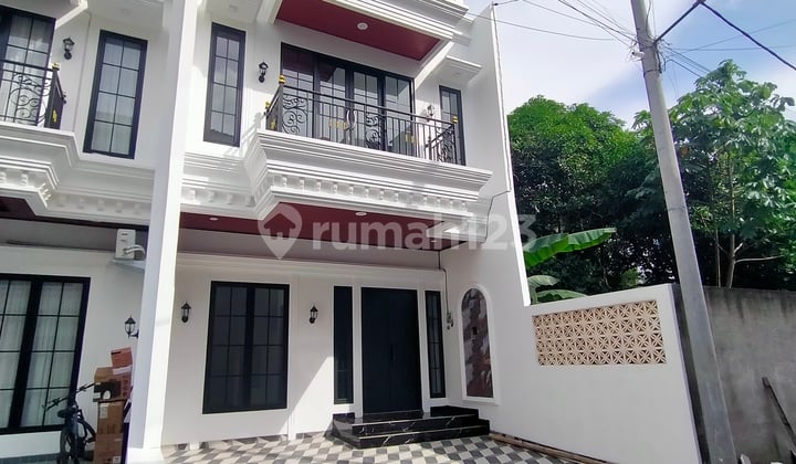 Rumah Baru 3 Lantai Cluster Nyaman di Jagakarsa Jakarta Selatan