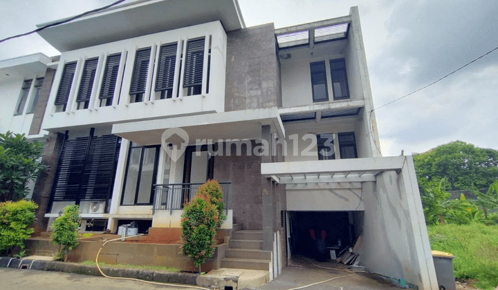 Rumah Bagus Townhouse Eksklusif Nyaman Dekat Tol Pine B, Ragunan