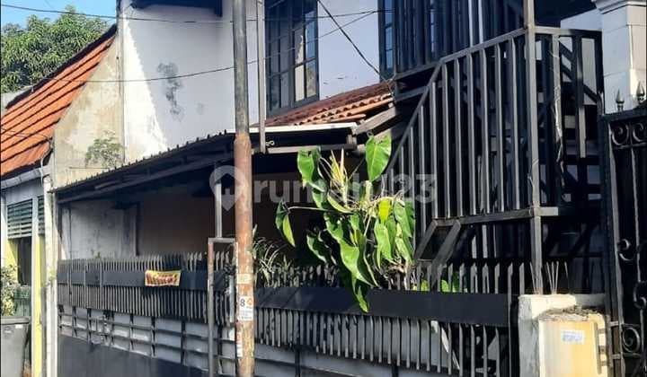 Rumah Bagus 2 Lantai Siap Huni Strategis Dekat Tol Pesanggrahan