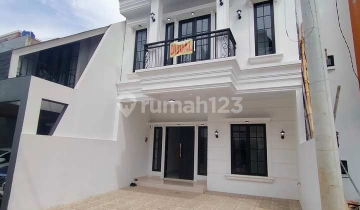 Rumah Baru 3 Lantai Kaberaz Residence Nyaman Strategis Jagakarsa