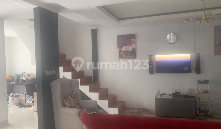 Dijual Cepat Rumah Mewah 3 Lantai Dalam Cluster di Depok