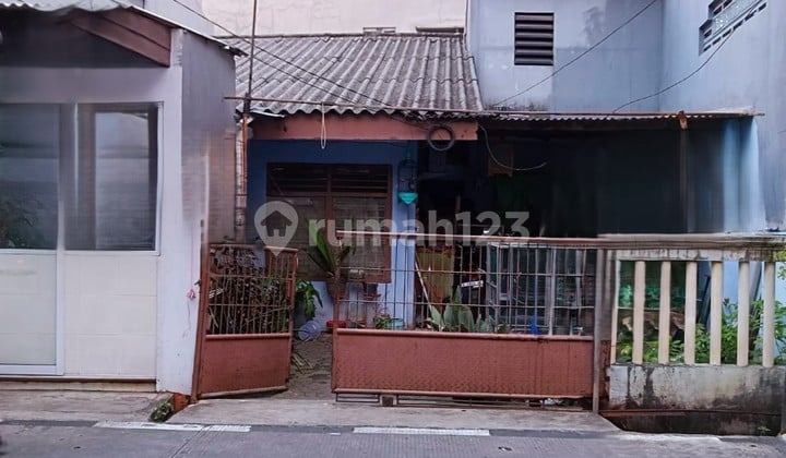 Dijual Rumah Bangunan Lama 2 Lantai Area Latumenten Grogol