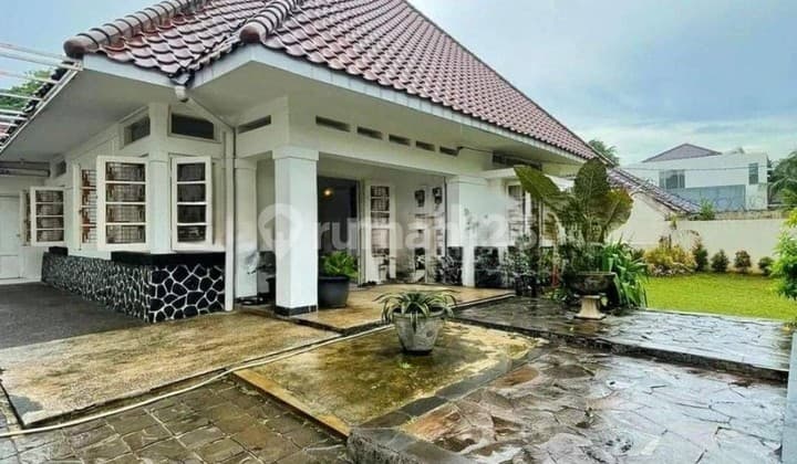 Dijual Rumah Asri Bangunan Lama Ada Paviliun Kawasan Menteng