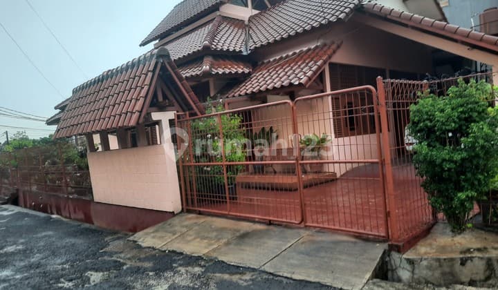 For Sale, Well-Maintained Serene House in a Complex in Jurang Mangu Area, Tangerang