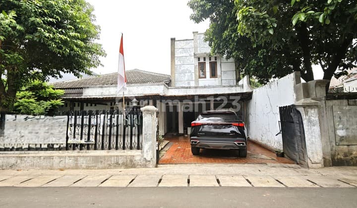 Dijual Rumah Bangunan 2 Lantai di Area Cipete Utara Kebayoran