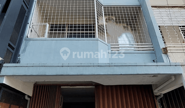 Shop House in Greenville 3 Floors Suitable for Office or Other Businesses