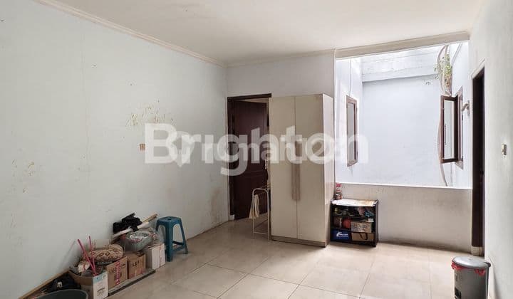 Rumah Green Ville 120m2, 2.5 tingkat row 2 Mobil Bisa KPR Jakarta Barat