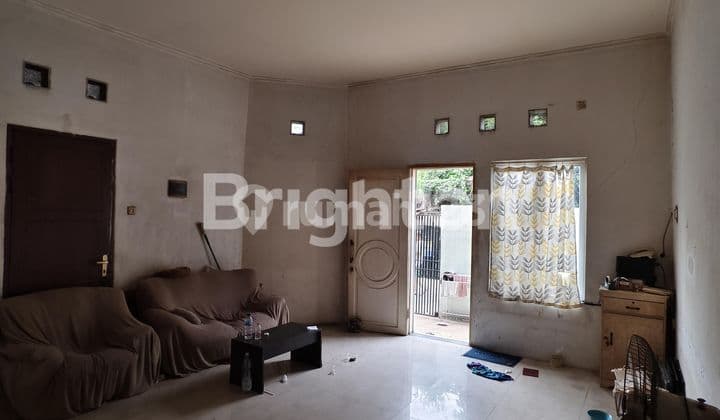 Rumah Green Ville 120m2, 2.5 tingkat row 2 Mobil Bisa KPR Jakarta Barat