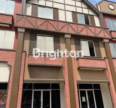 Ruko PIK2 Lariviera 3 Floors Pantai Indah Kapuk